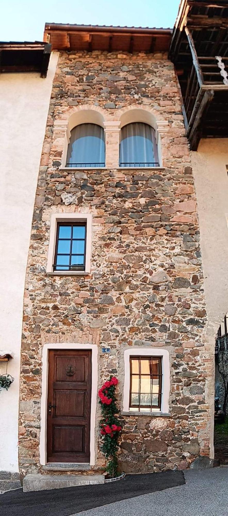 Antica Torre Del Castello Casa Ceresiana Villa Carabietta Екстериор снимка